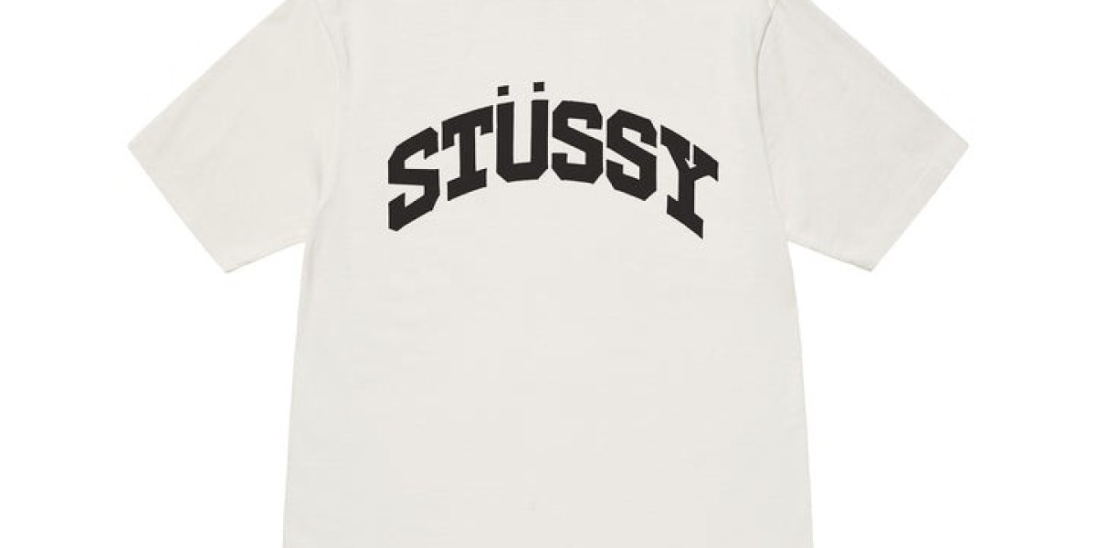 Stussy Shirt: The Streetwear Essential Defining Fashion Trends in 2026